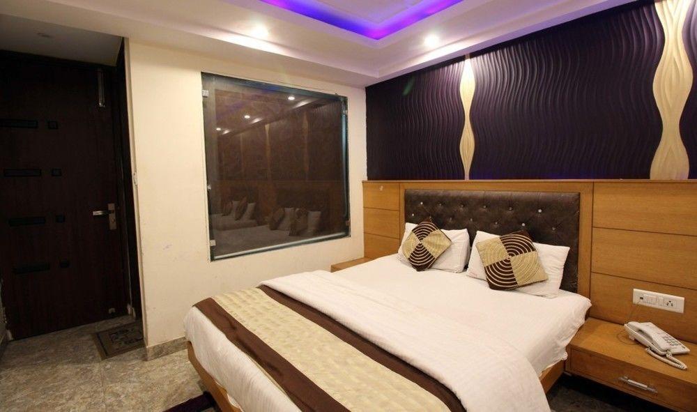 Oyo 1912 Hotel Dada Cottage New Delhi Exterior photo
