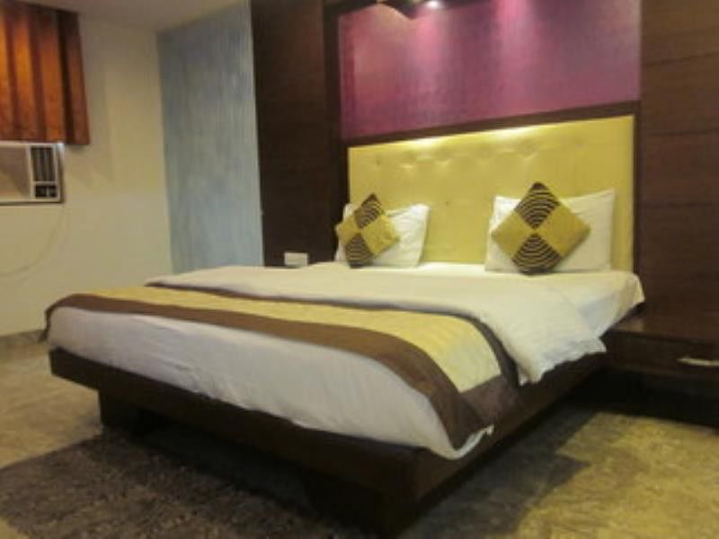 Oyo 1912 Hotel Dada Cottage New Delhi Exterior photo