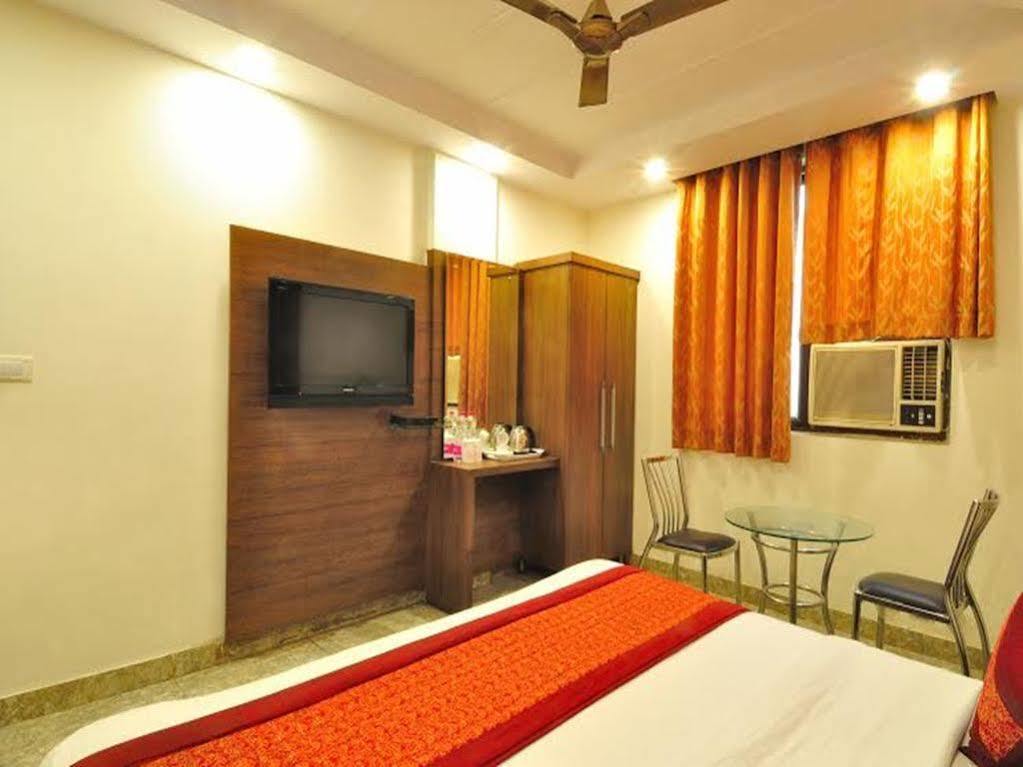 Oyo 1912 Hotel Dada Cottage New Delhi Exterior photo